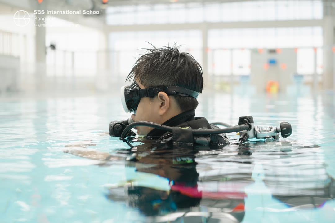 Scuba Diving Club Builds Skills and Confidence in the Pool photo 4