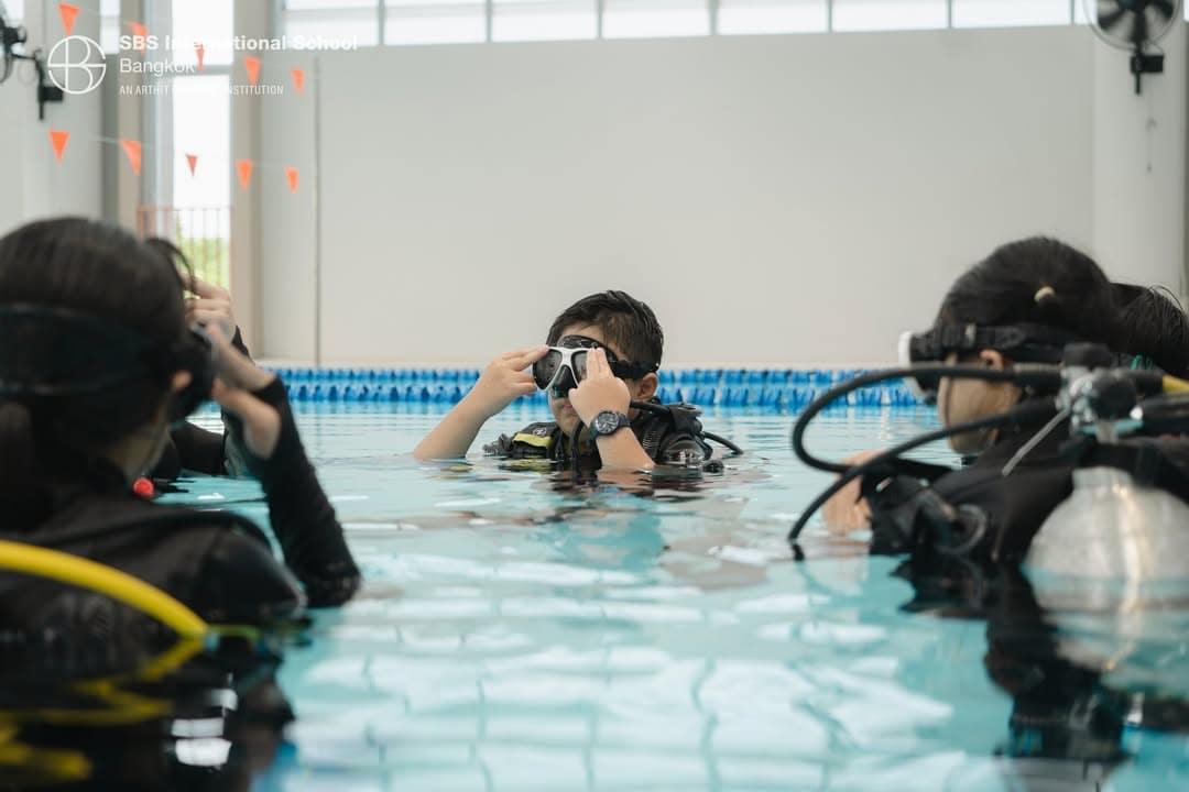Scuba Diving Club Builds Skills and Confidence in the Pool photo 5