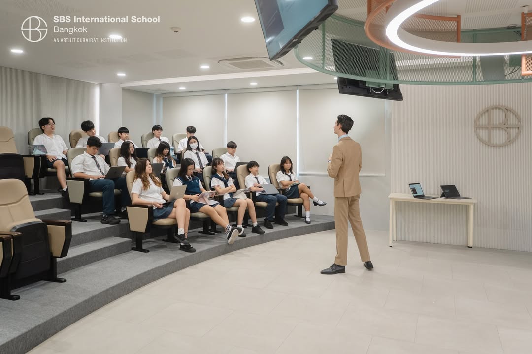 Year 9 Takes on Real-World Design Thinking Challenges Set by The St. Regis Bangkok photo 5